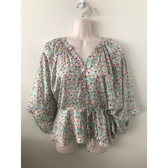 Willi Smith Tops - 🌿 Floral Tie Peplum Style Willi Smith Blouse